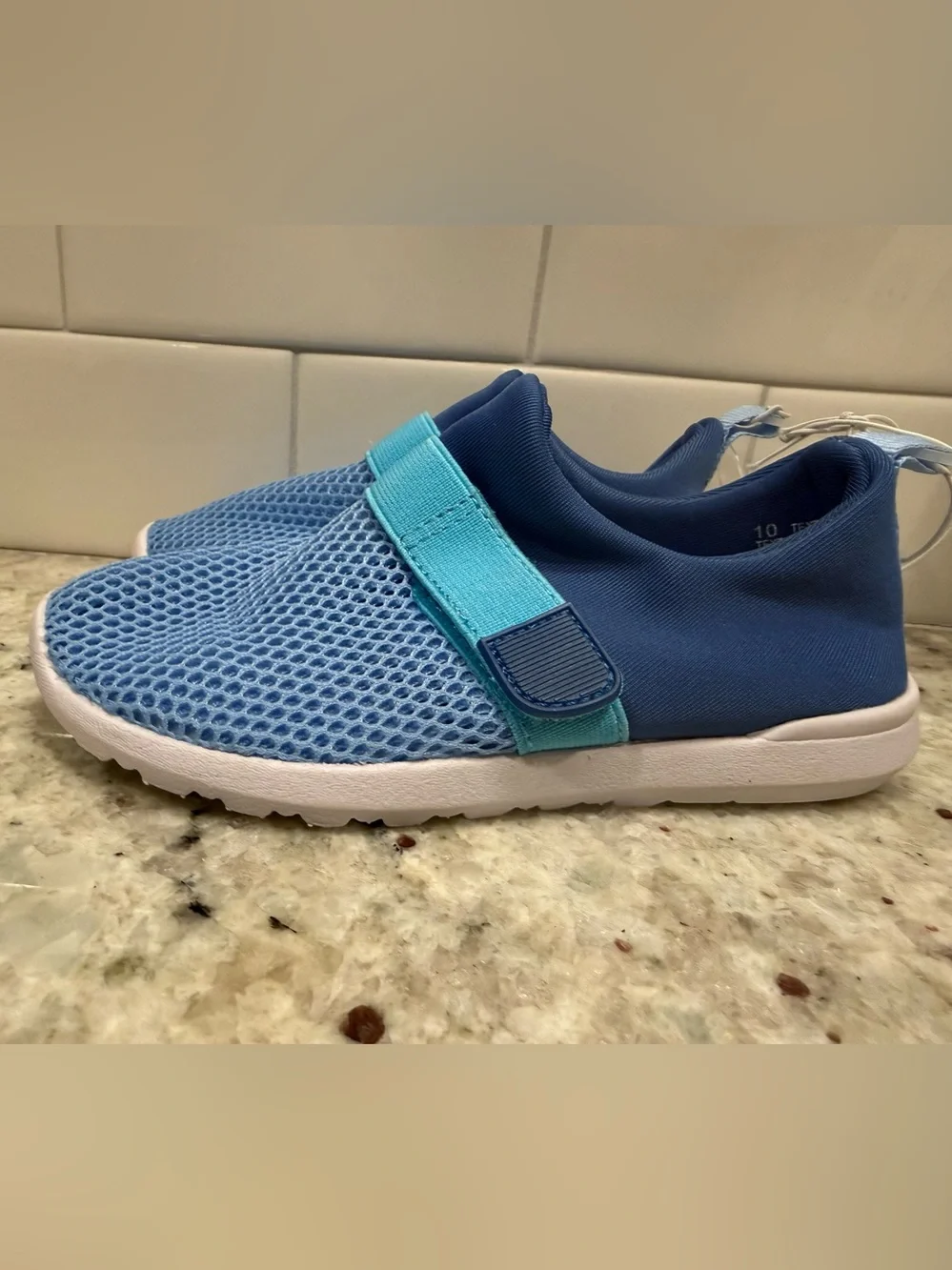 Cat & Jack Light Blue Mesh Water Shoes with Teal Strap Size 10 NWOT